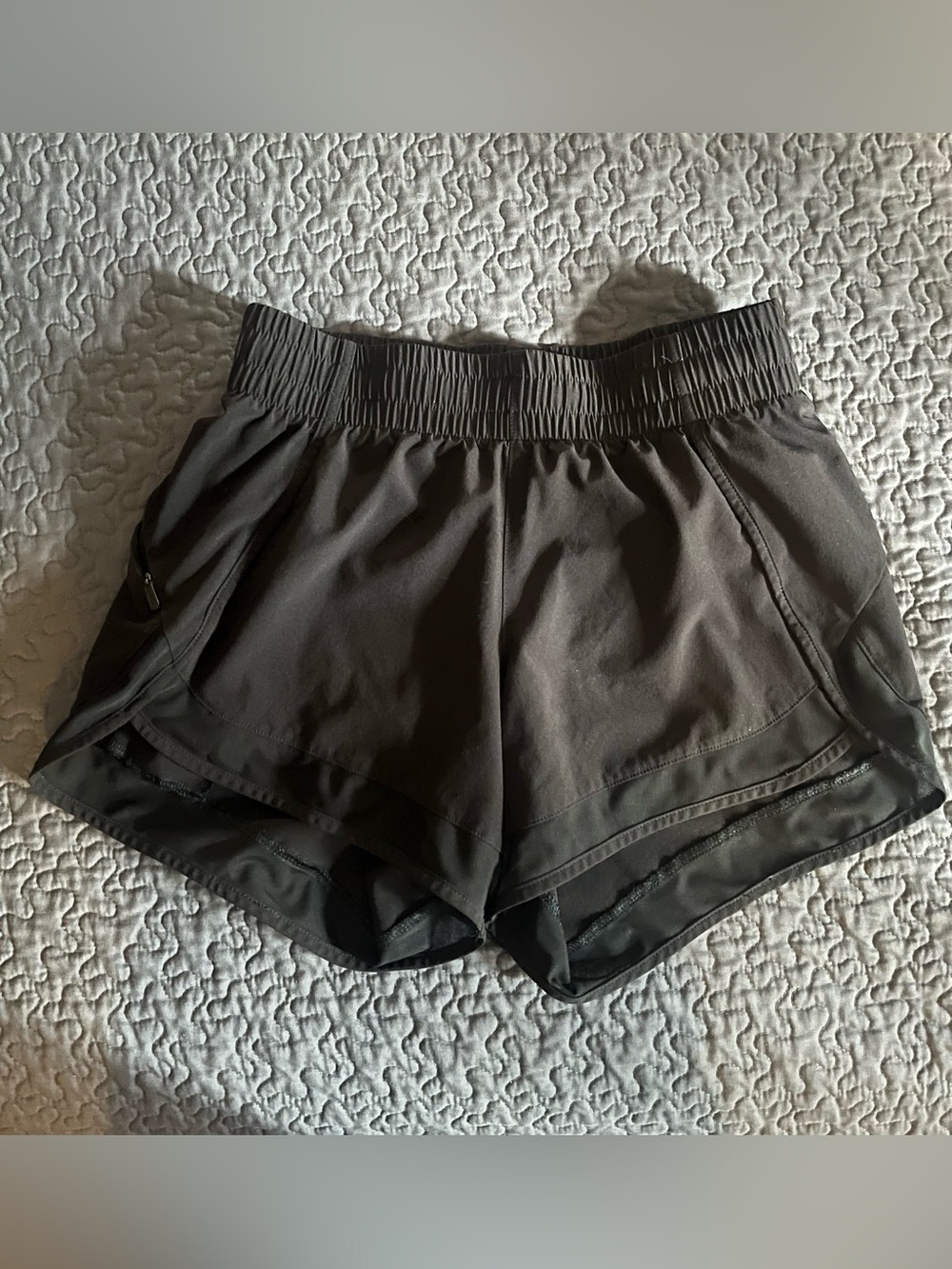 Athleta Mesh Racer Run shorts
